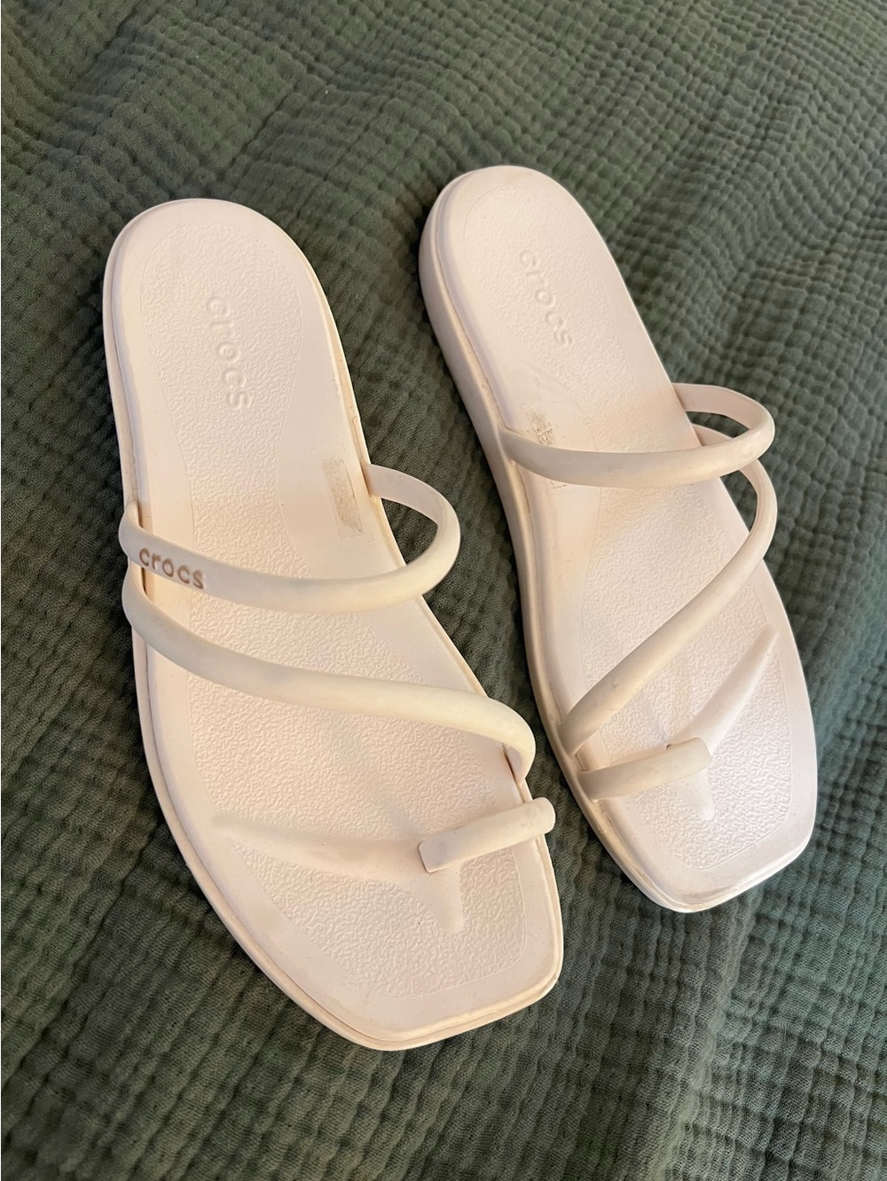 CROCS Miami toe sandals